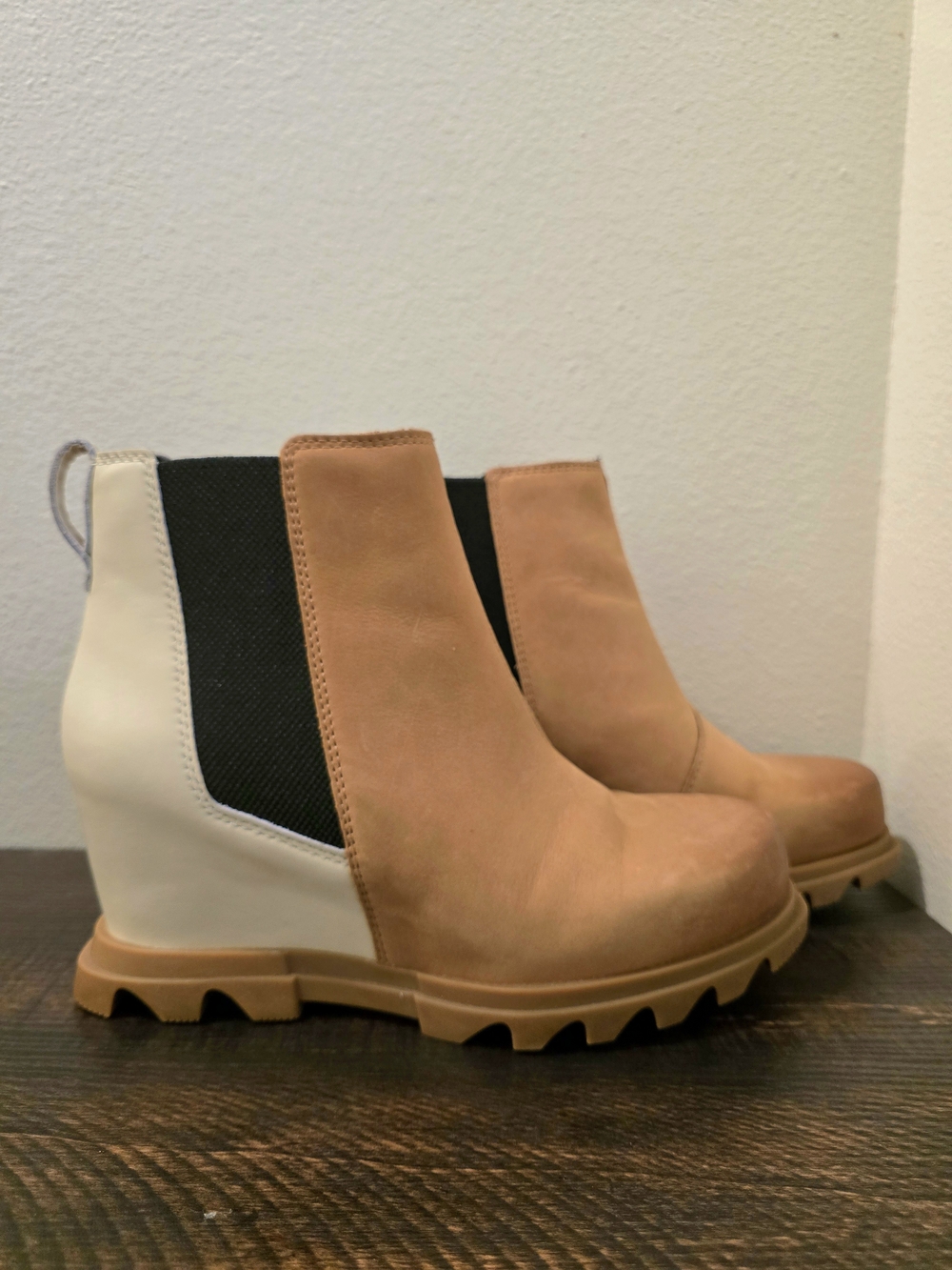 Sorel Joan Wedge II Chelsea Boots Camel Brown White Waterproof Chunky Size 7.5